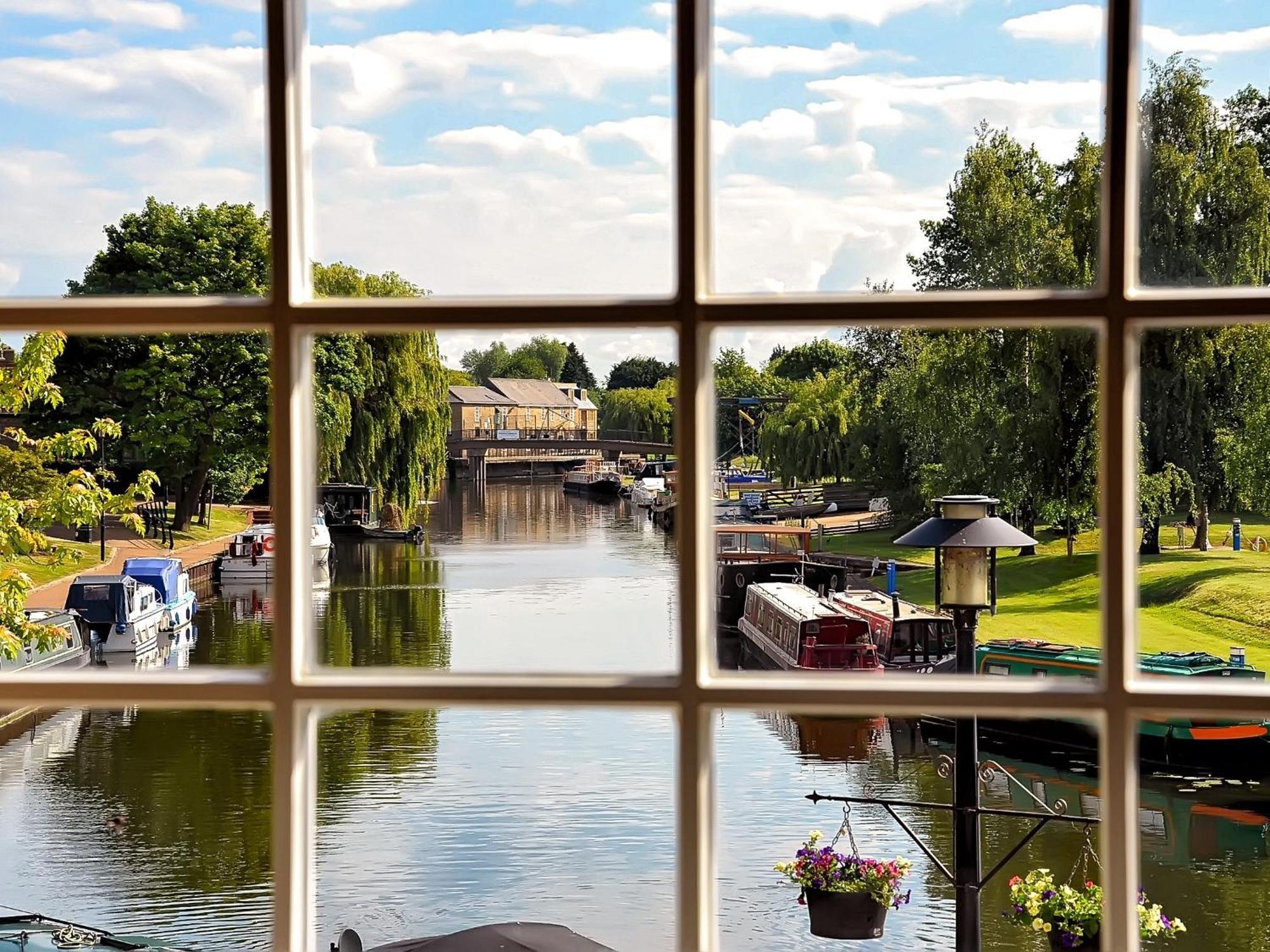 Riverside Inn Ely Extérieur photo